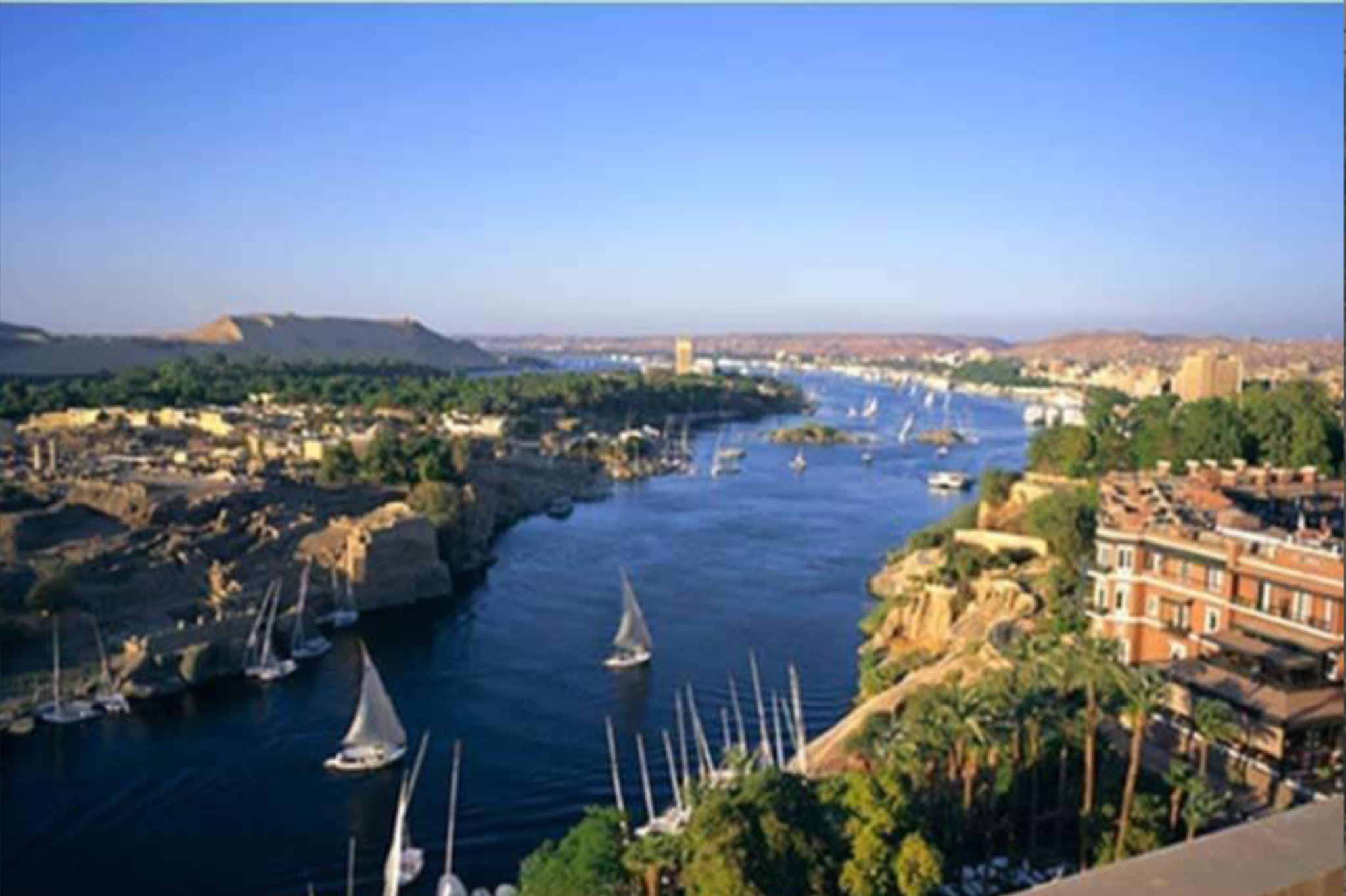 Vibrant Egyptian Villages </br> Along the way, you’ll have the opportunity to step ashore and explore local villages, where the rhythm of life has remained unchanged for centuries. Meet friendly locals, visit bustling markets, and gain a deeper understanding of Egypt’s rich culture and traditions.